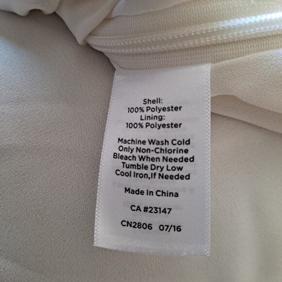 Talbots Blouse Top Ivory Cream Crewneck 3/4 Sleeve Scallop Hem Overlap Polyester - Picture 8 of 8